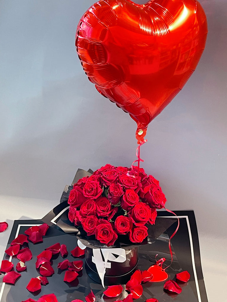 Forever Love Hatbox (33 roses without balloon)