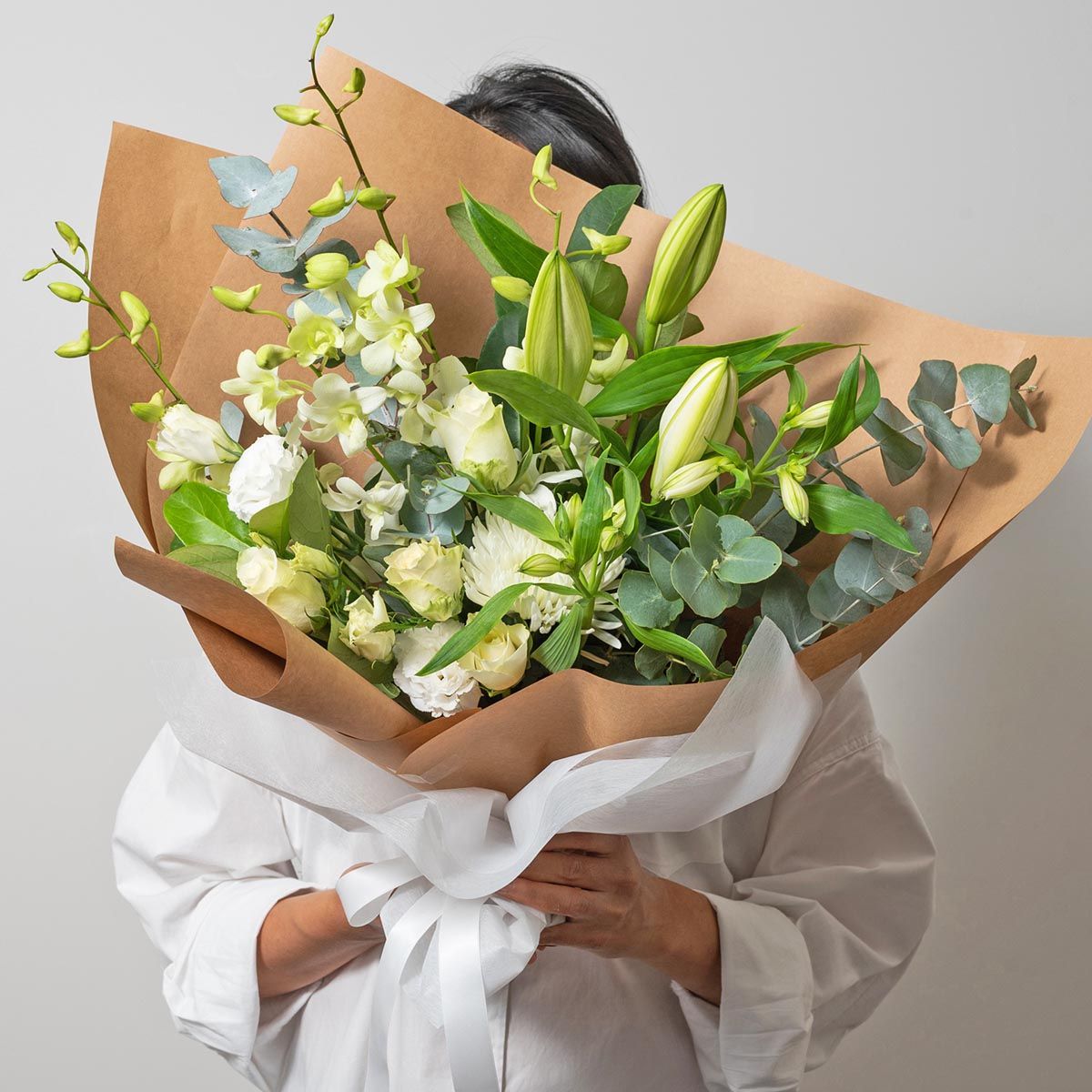 Deluxe Seasonal White&Green Bouquet